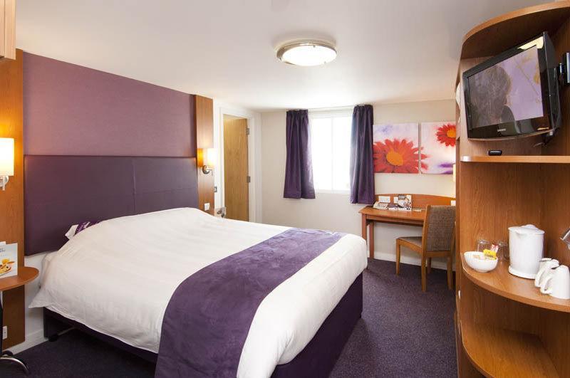 Premier Inn St. Neots Exterior photo