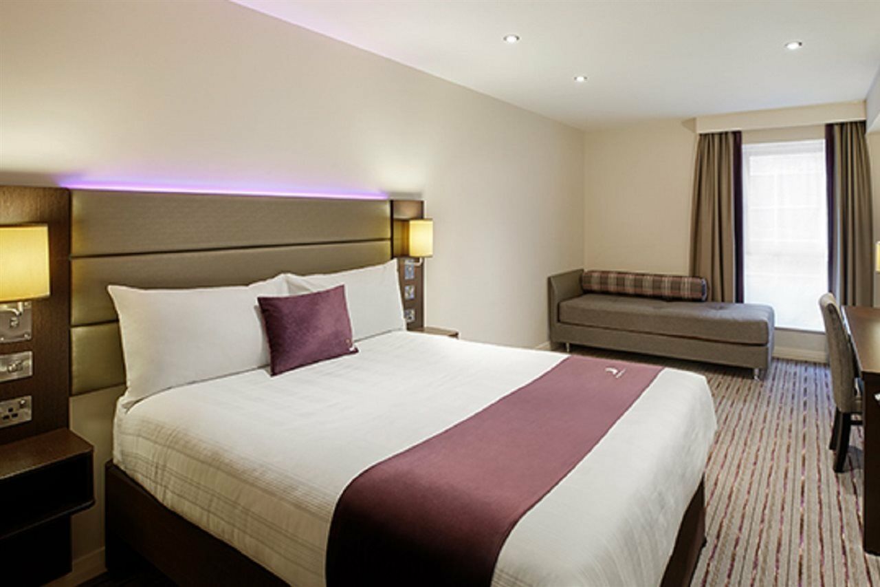 Premier Inn St. Neots Exterior photo